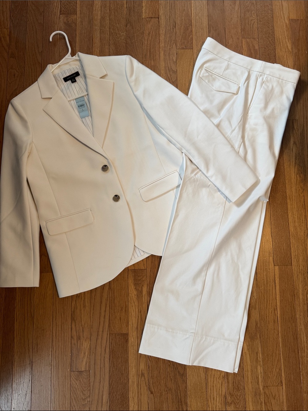 Ann Taylor Ivory Two-Piece Suit Blazer 8P & Pants 12P